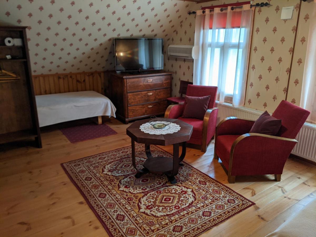 Avinurme Hostel Eksteriør billede